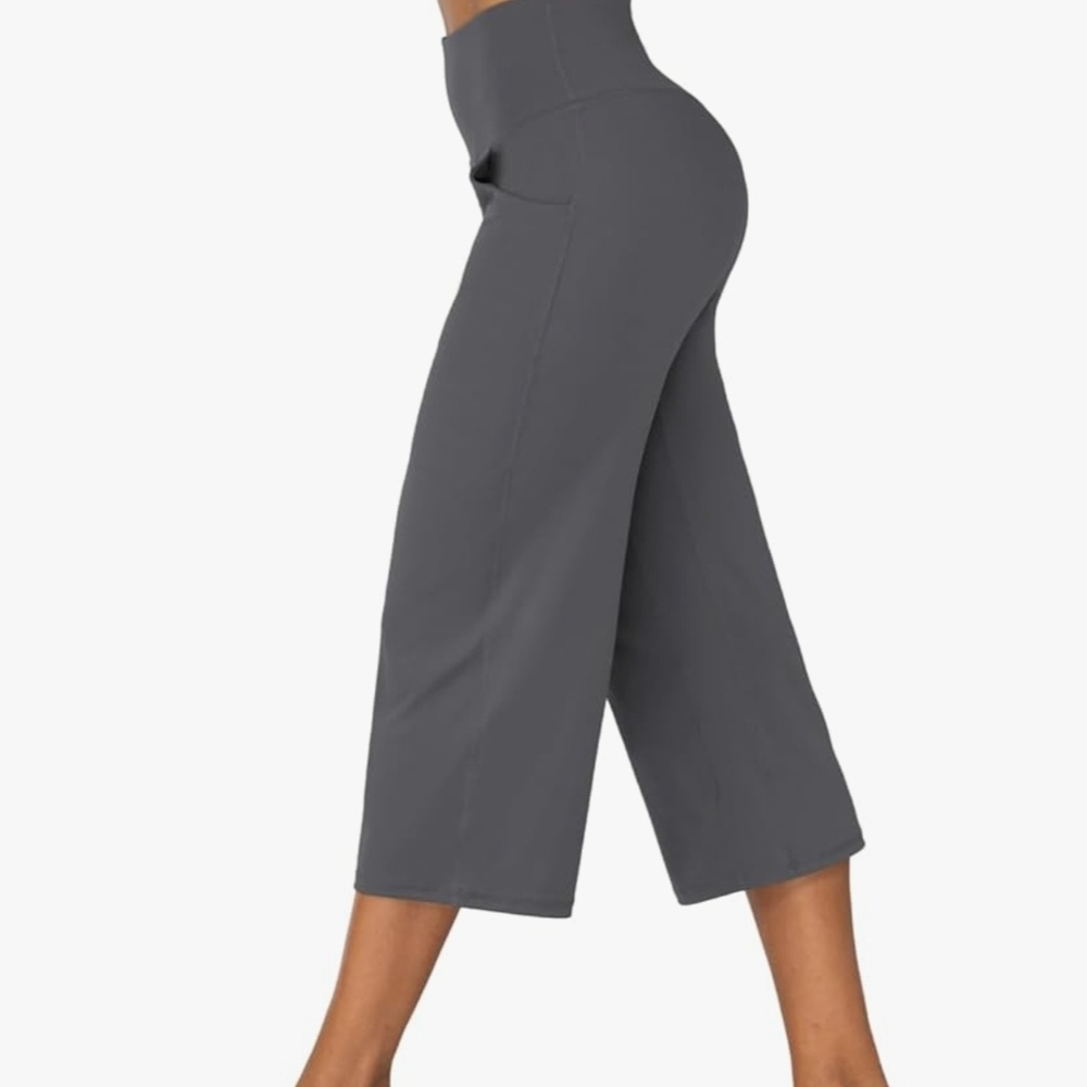Gray Cropped Capris with Relaxed Fit and Wide Waistband - Picture 5 of 6